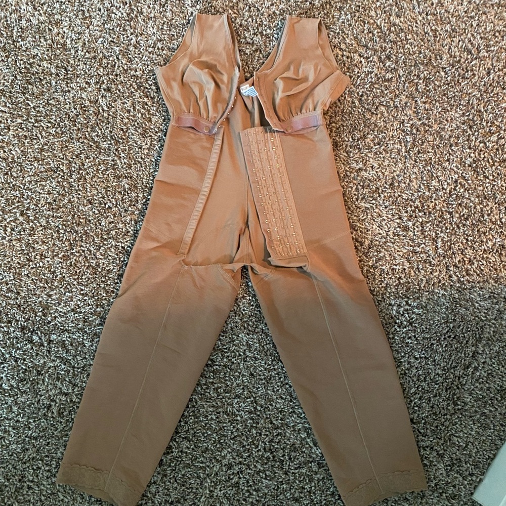 Post liposuction surgery compression body fajas